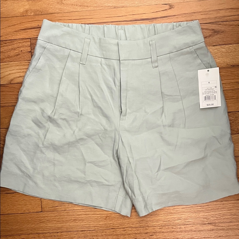 Women's Shorts (light mint)